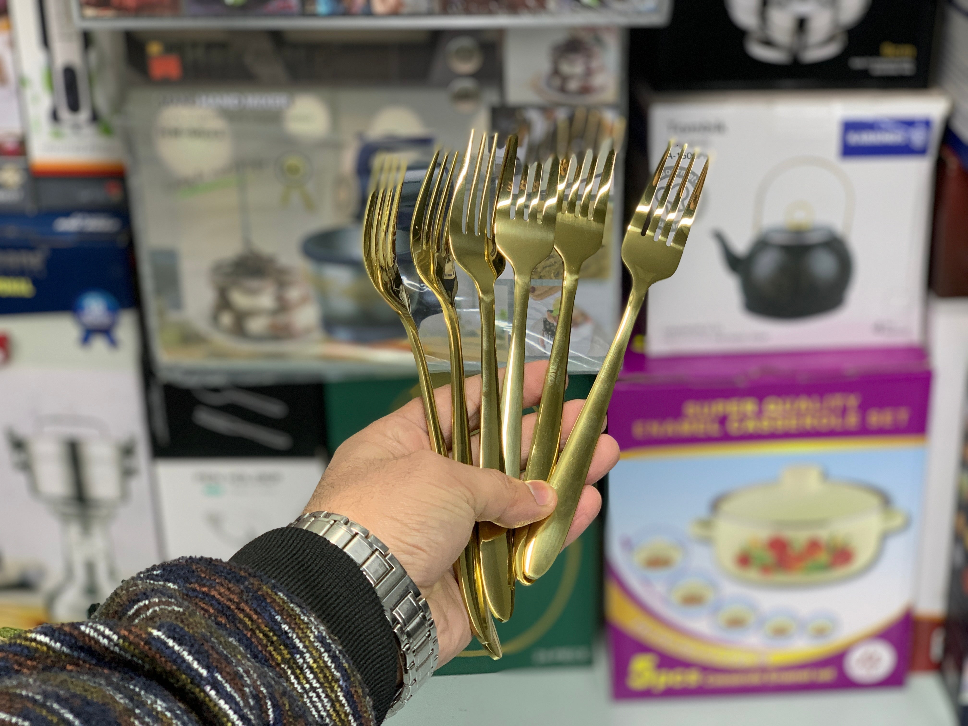 Pack Of 84 Pieces Golden Cutlery Set For 18 Persons