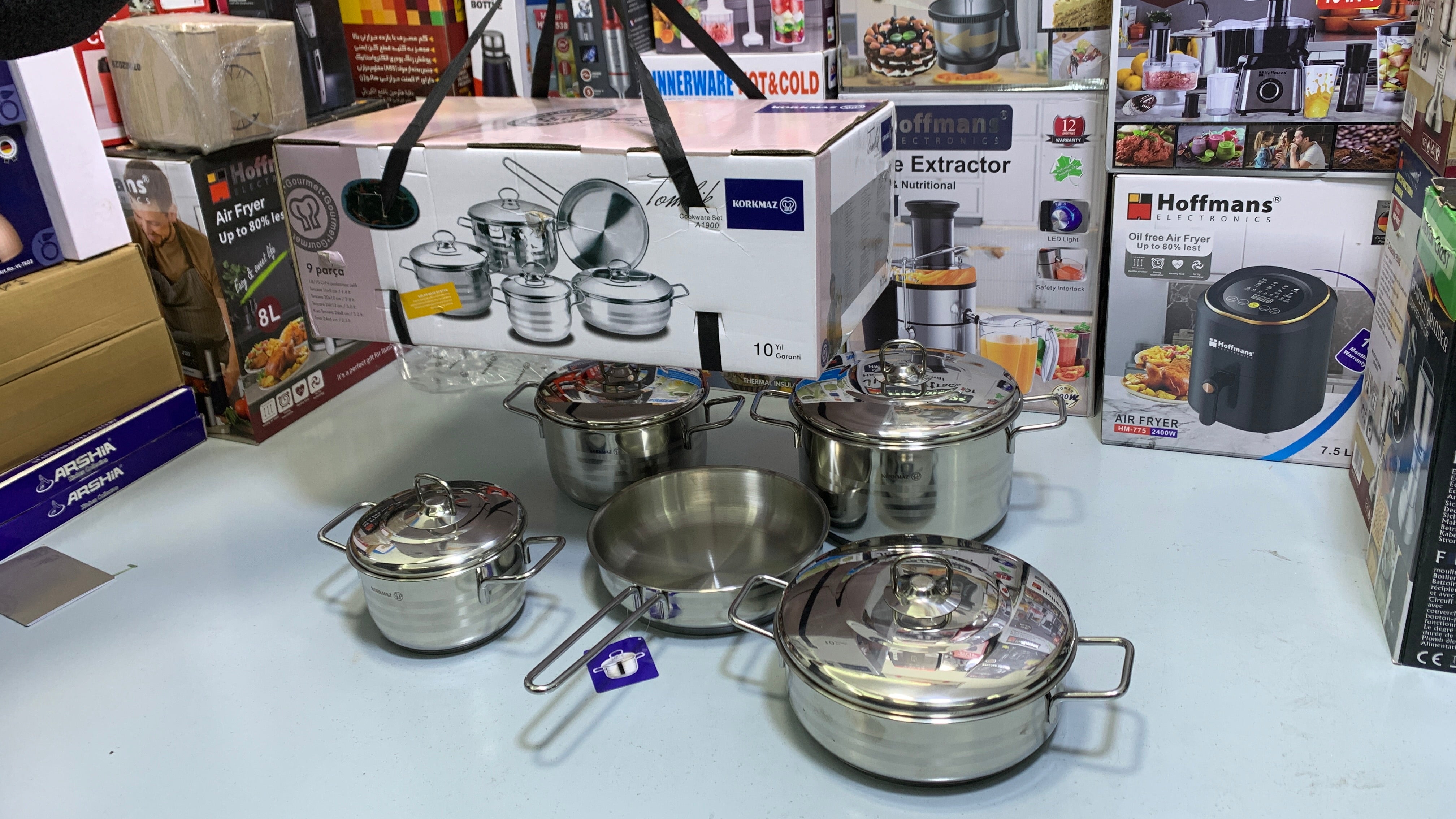 Korkmaz Cookware Set 9 Pieces Stainless Steel induction base