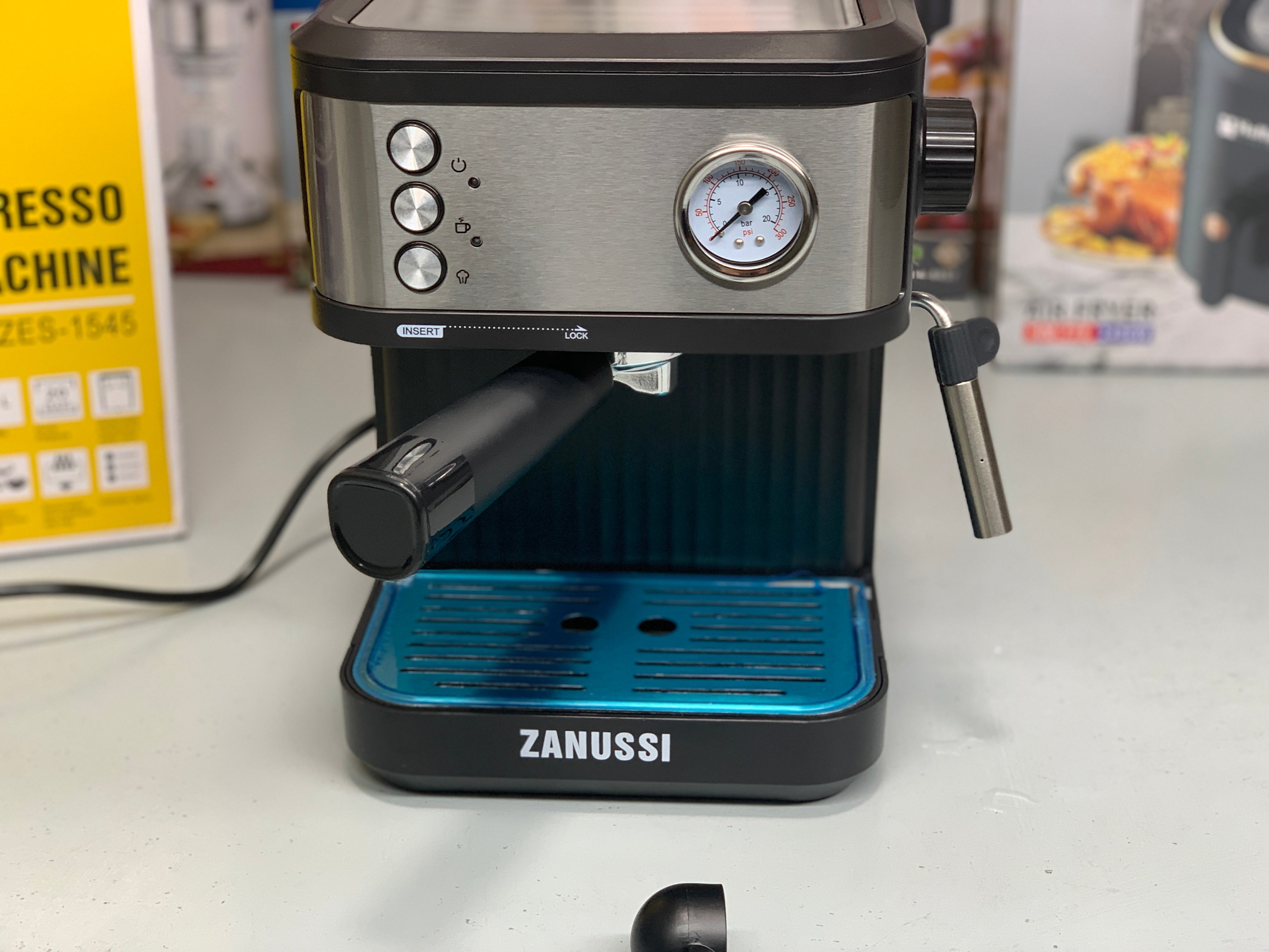 ZANUSSI Expresso Machine 850w 1.8L 20 Bar