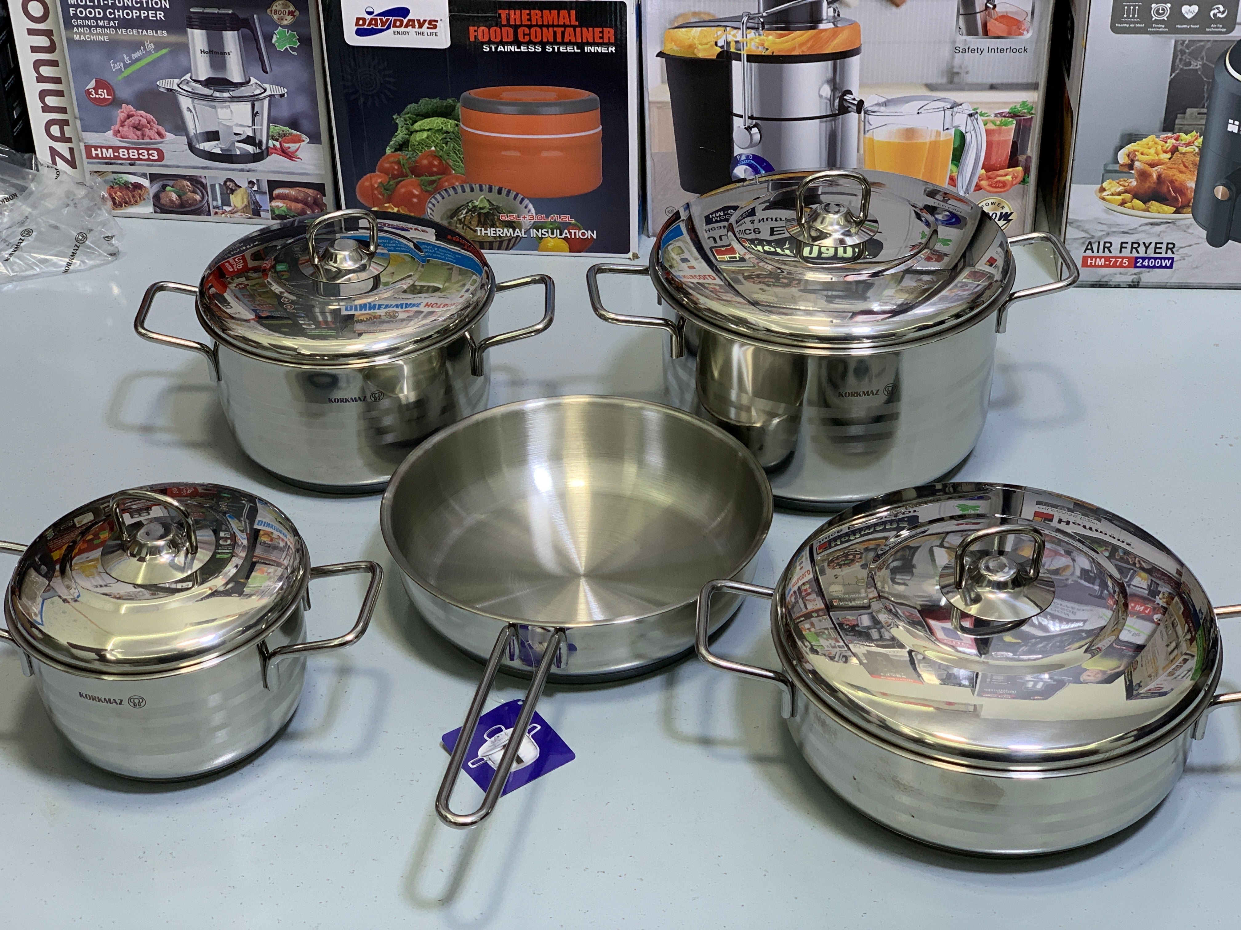 Korkmaz Cookware Set 9 Pieces Stainless Steel induction base