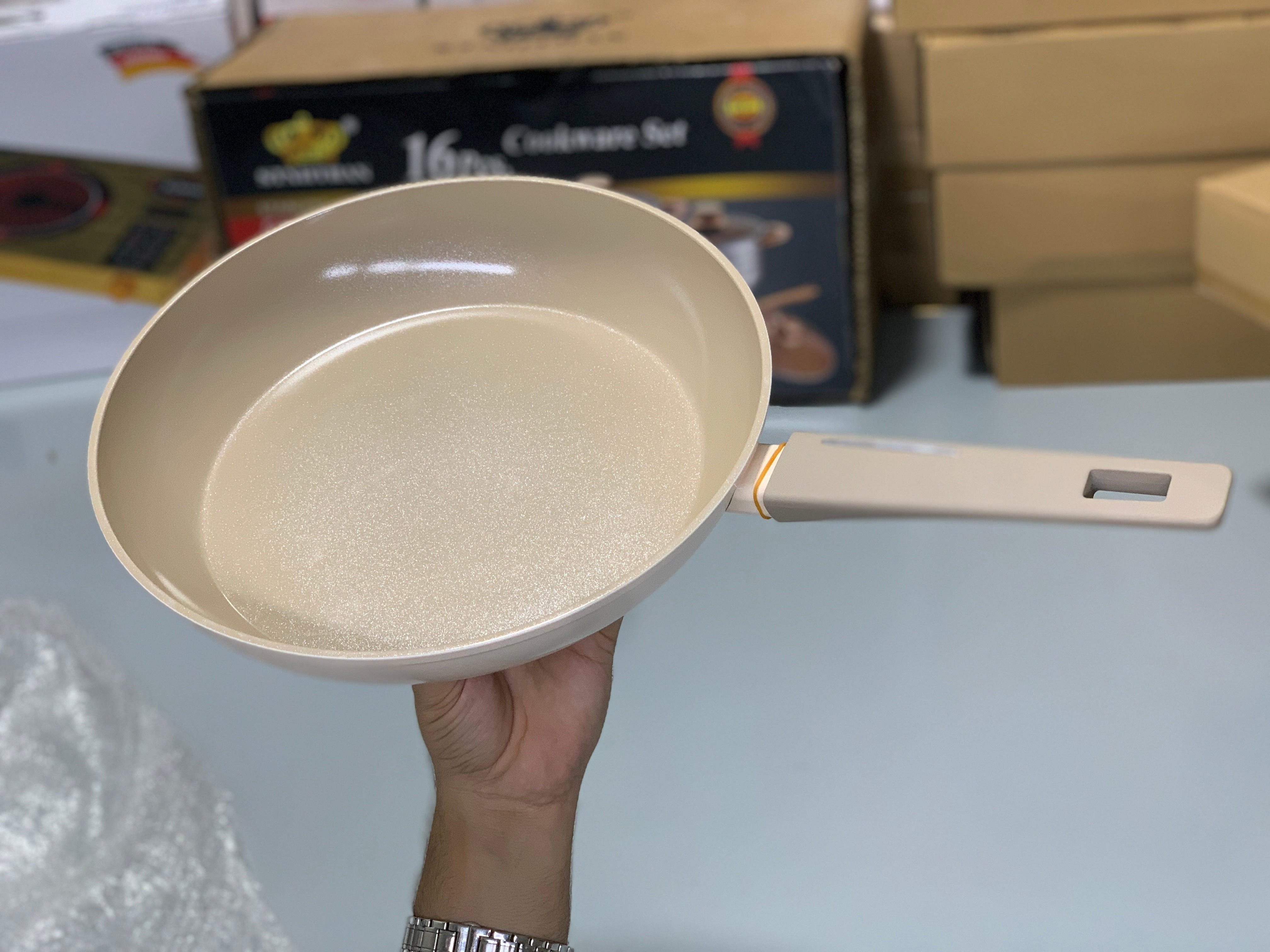 28cm Pure Nonstick Frying Pan Silicone Handle without lid