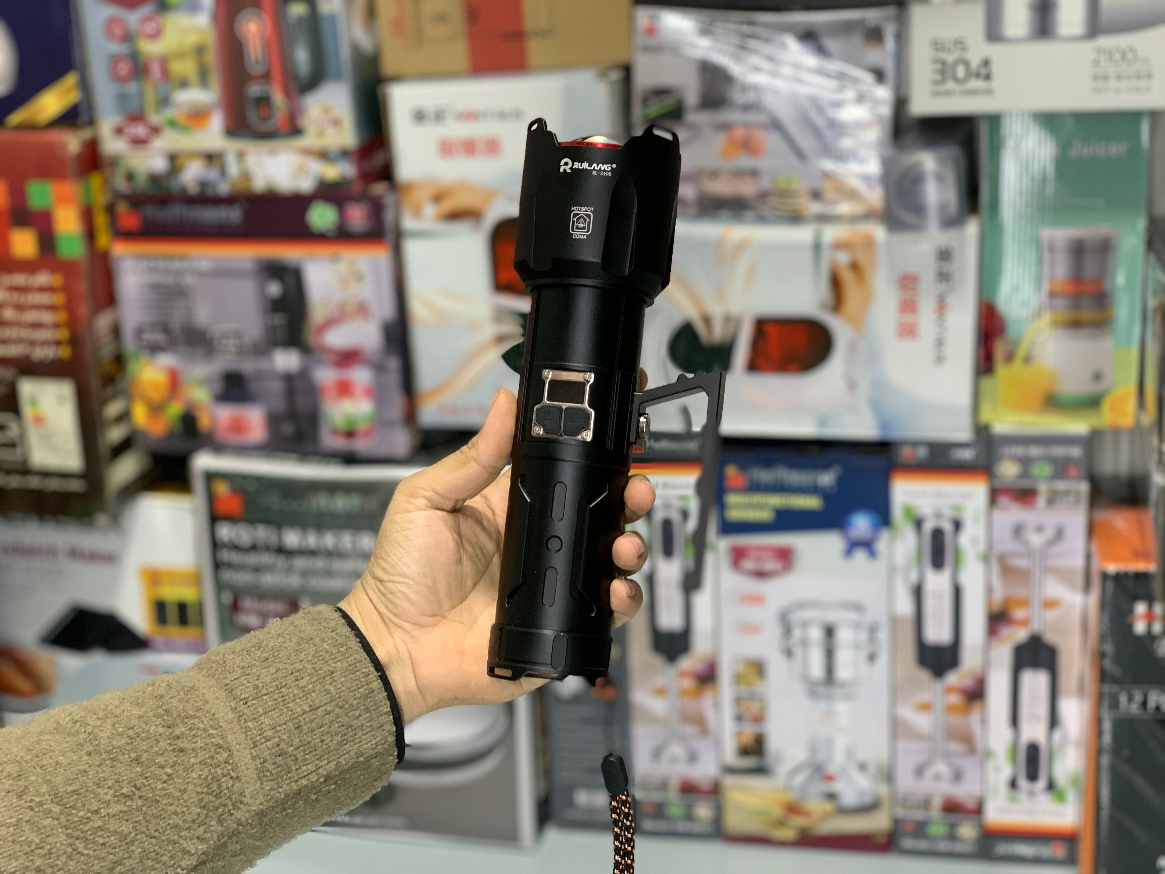 1K Range LED Flashlight