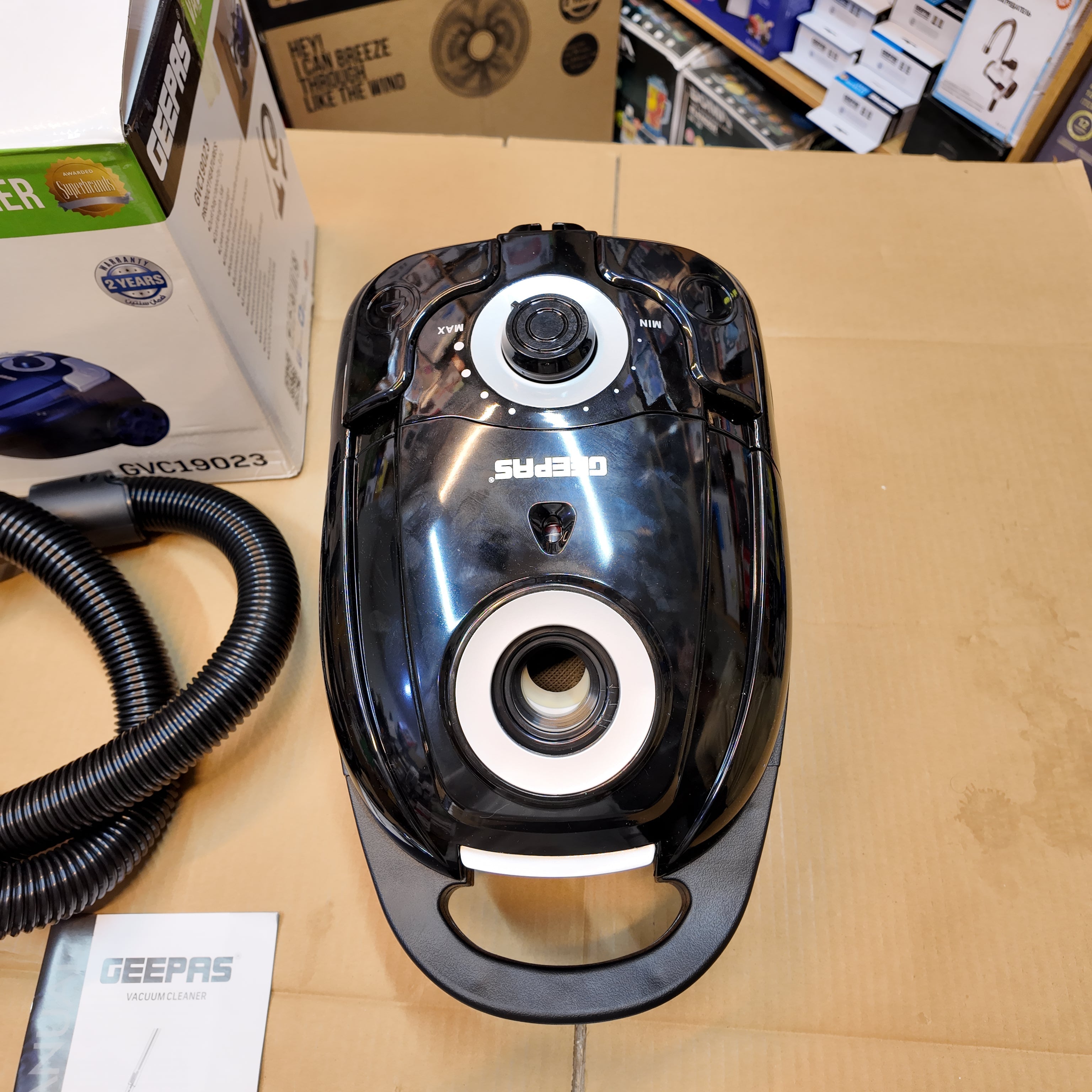 Geepas Vacuum Cleaner GVC19023