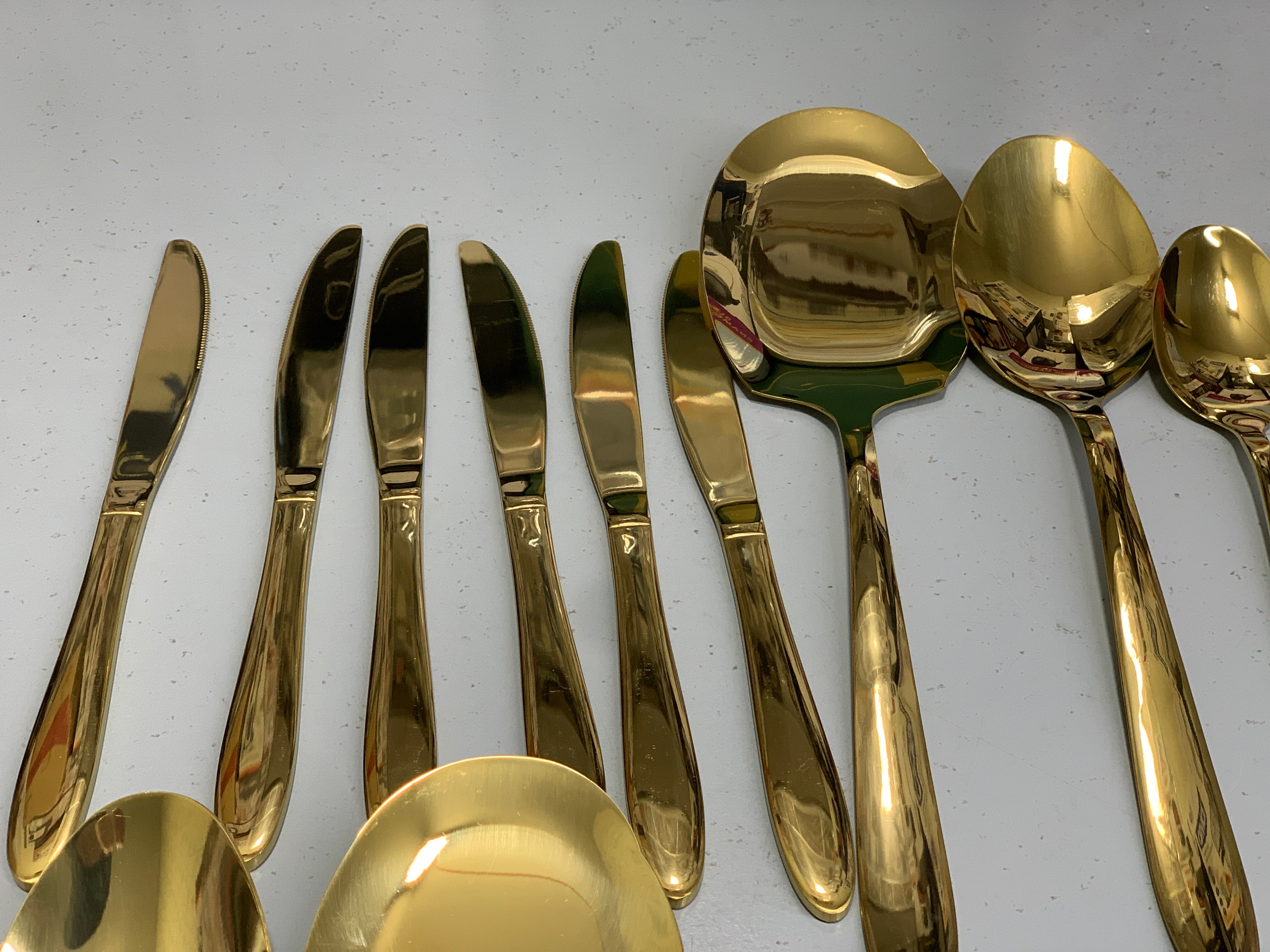 Pack of 28 Pieces Cutlery Set Golden For 6 Persons