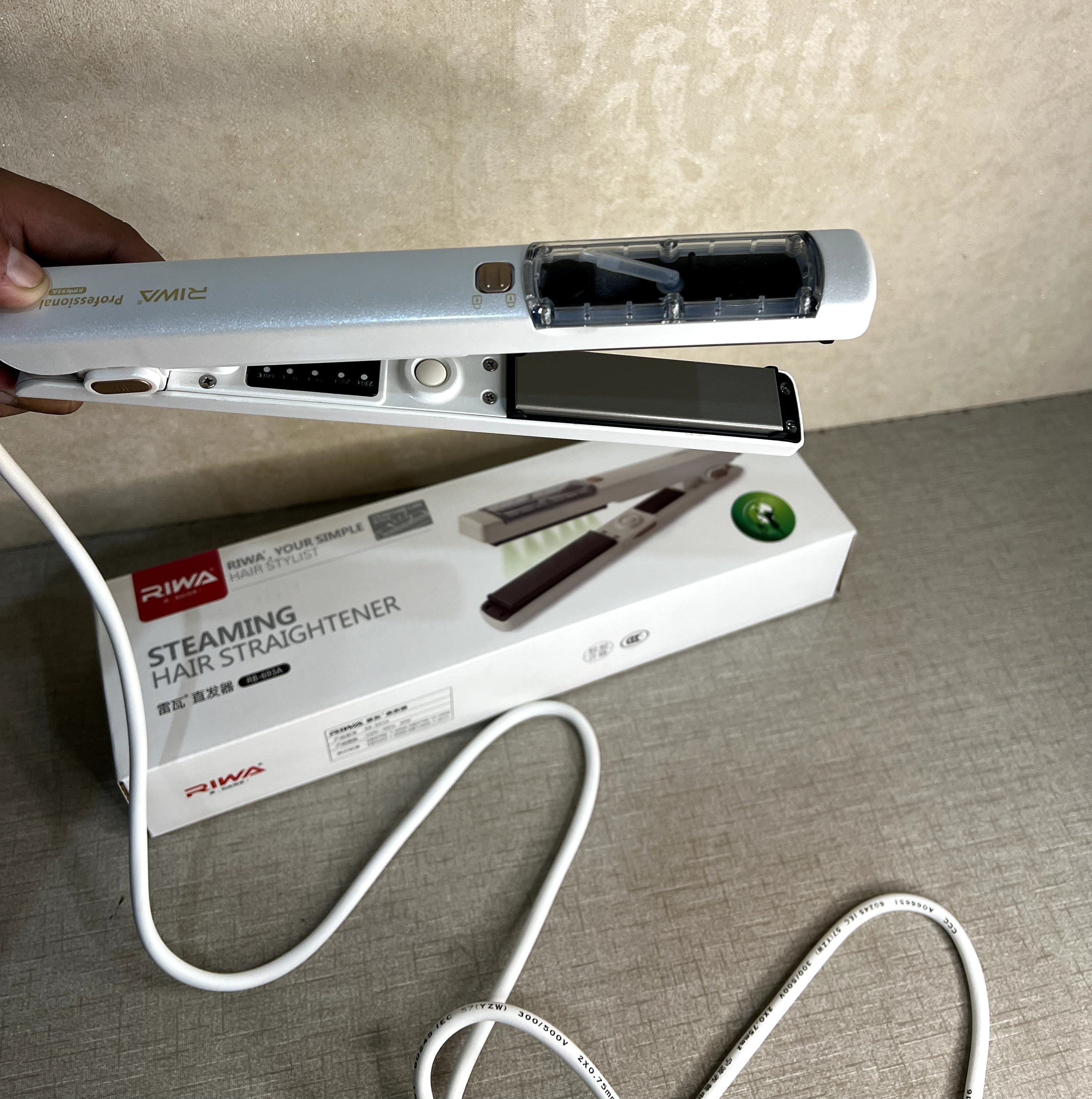 Hanif Trades Riwa – Steaming Hair Straightener with 2 Setting for Steam & Adjustable Temperature