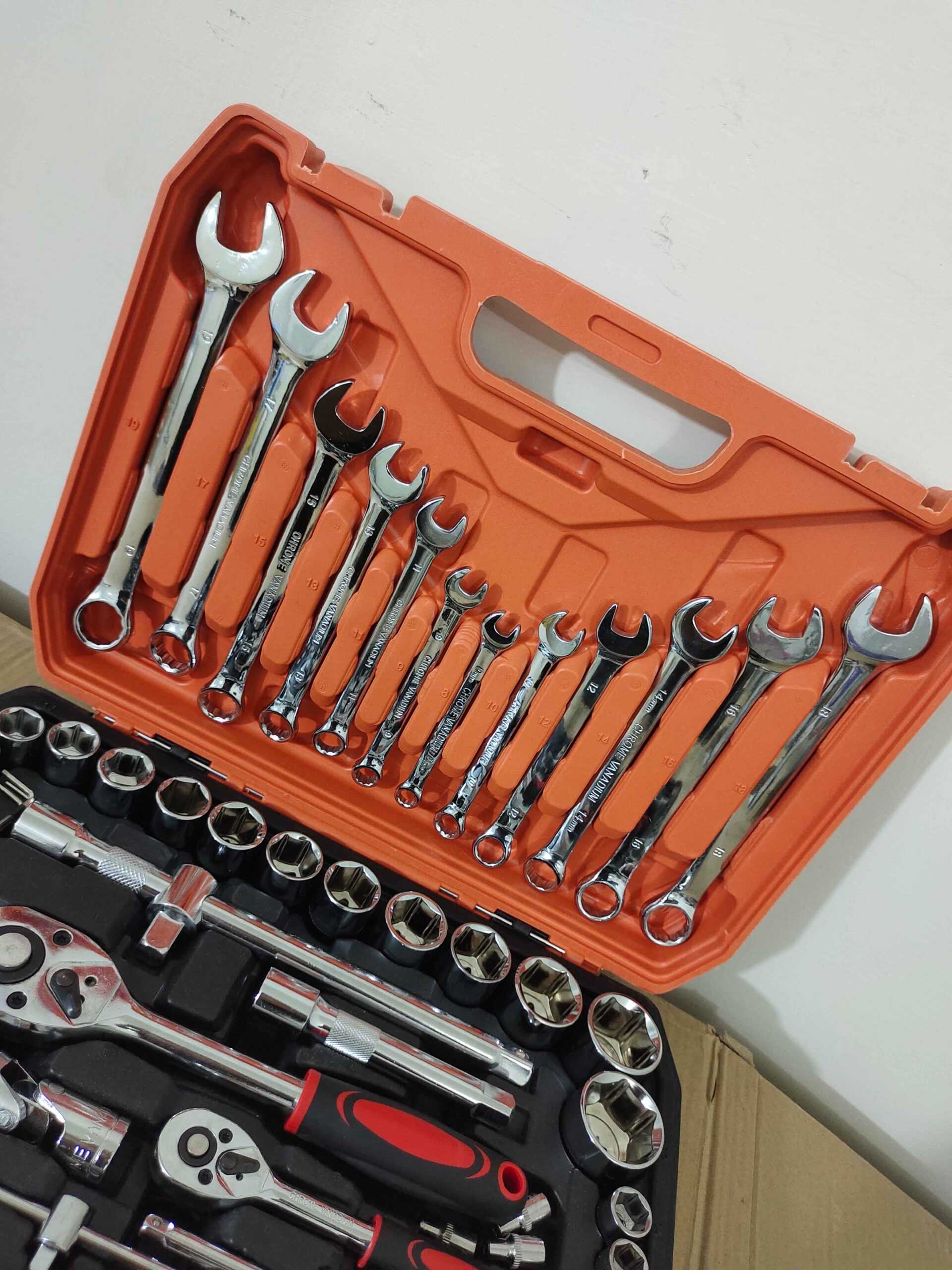 61 Pcs Commercial & Household Tool Box