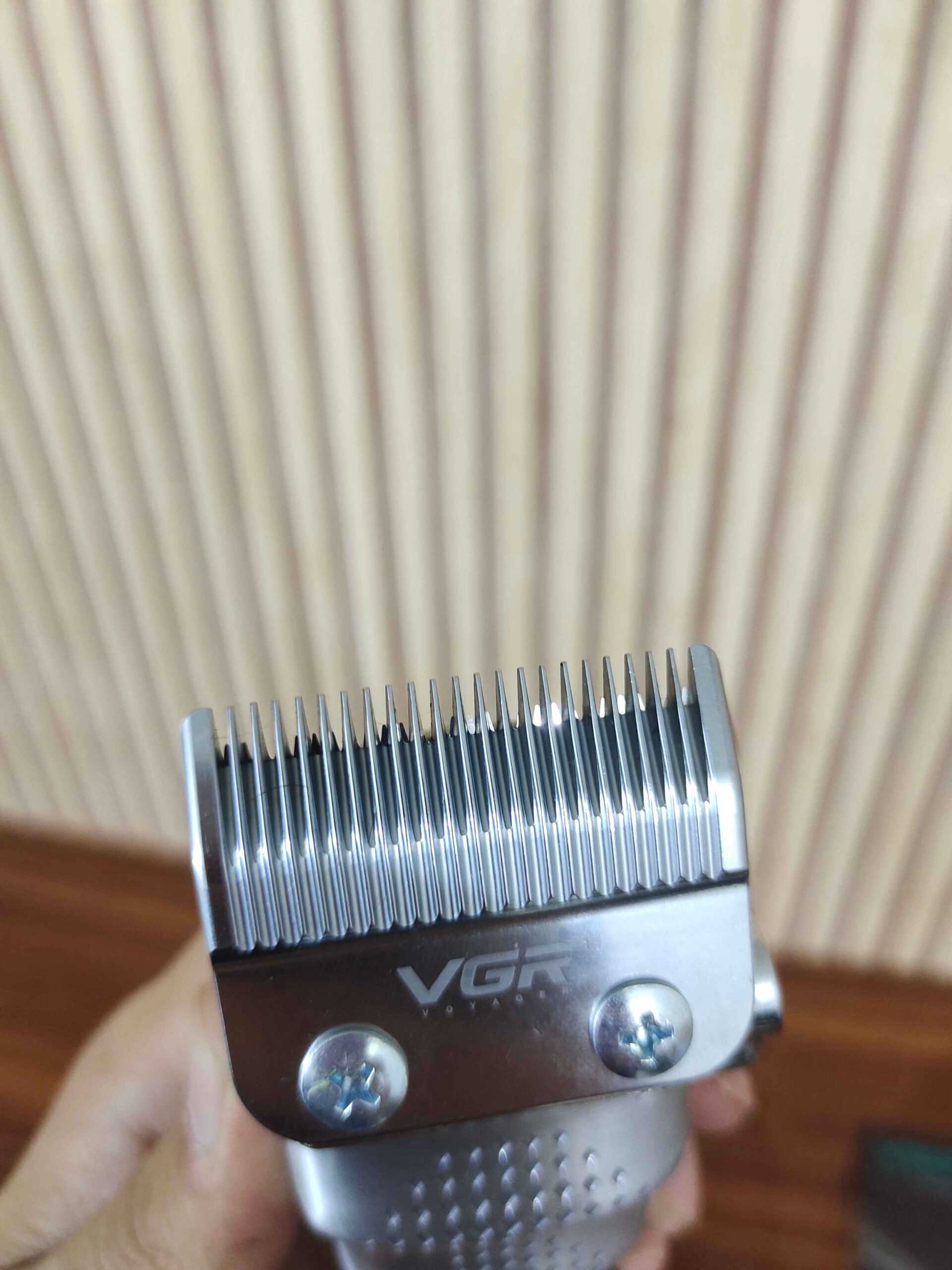 VGR V-667 Top Quality Professional Hair Trimmer & Clipper